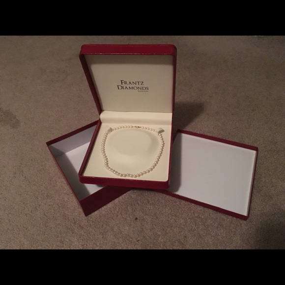 Pearl Necklace - Picture 5 of 5